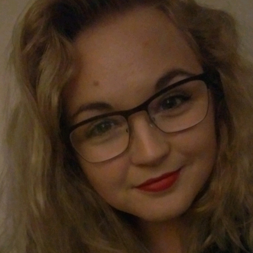 Meet your Posher, Lauren